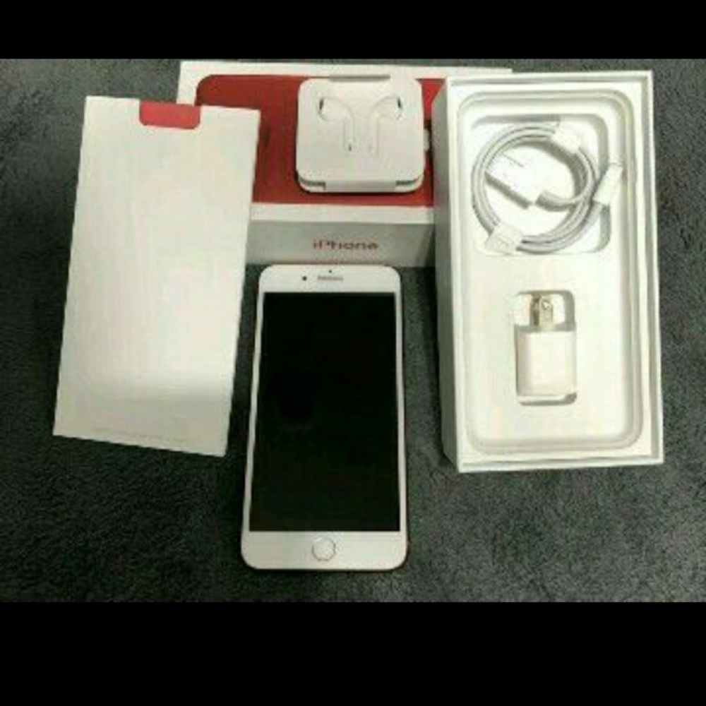 Red iPhone 7 - Picture 3 of 3